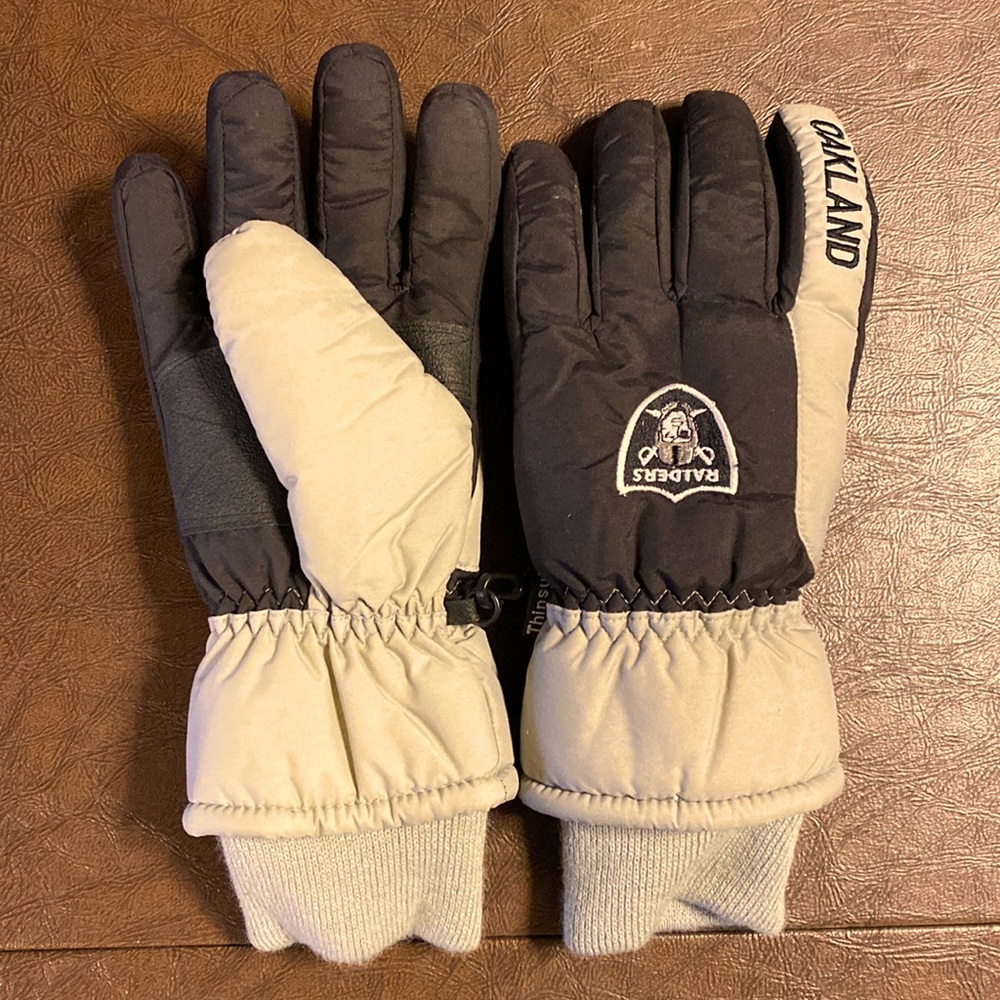 Oakland Raiders gloves size L